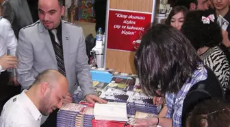 Kitap Festivali'nde Yazarlar Okurlarıyla Buluşuyor