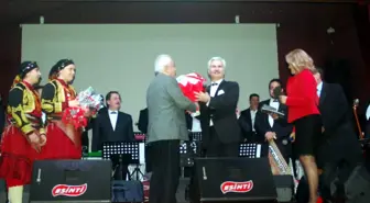 Kültür ve Turizm Bakanlığı Ankara Devlet Türk Halk Müziği Korosu Giresun'da Konser Verdi