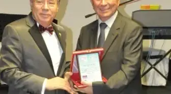 Başkan Burma ve Müdür Türkoğlu'na Teşekkür Plaketi