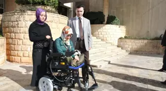 Azize Akan'a Akülü Araba