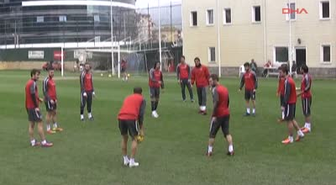 Kardemir Karabükspor Teknik Direktörü Bakkal Gekas Diye Birini Tanımıyorum. O Ukalanın Teki