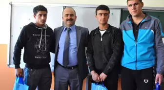 Vali Aydın Spor Lisesi Öğrencilerini Ödüllendirdi