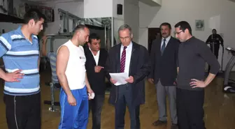 Başkan Acar, Kapalı Spor Tesisleri'nde İncelemelerde Bulundu