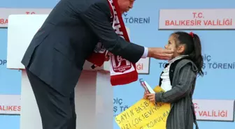 Balıkesir Balıkesirspor Atkısı Hediye Edildi 'Erdoğan'a Başkanlık Pankartı' Haberine Ek