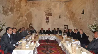 AK Parti'li Belediye Başkanları Şanlıurfa'da Toplandı