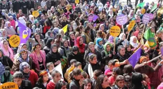 Kadınlar Günü Başkale'de Erken Kutlandı