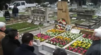 (Özel Haber) Hatay Cumhurbaşkanı Tayfur Sökmen Mezarının Başında Anıldı