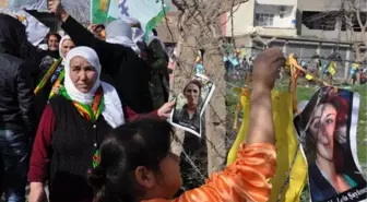 Nusaybin'de Kadınlar Sınıra Yürüdü