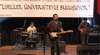 Polis, Öğrencileri Rock Konserine Götürdü