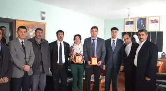 Ak Partililerden Doktorlara Plaket