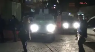 Diyarbakır'da Aranan Kişi Polise Ateş Açtı