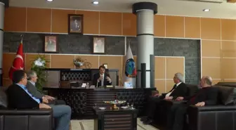 Müteahhitlerden Serdivan'a Övgü