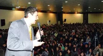 Gediz'de Tiyatro Sevgisi İzdiham Yaşattı