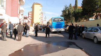 13 Yaşındaki Sena Minübüs Altında Kaldı