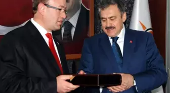 Bakan Eroğlu'ndan Hediye Esprisi