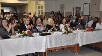 Kız Meslek Lisesi'nde Kutlama