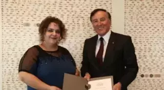 2012 Aydın Gün Teşvik Ödülü Hande Küden'in