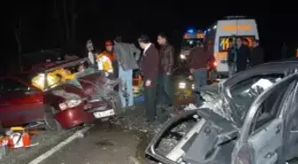 Abant Yolunda İki Otomobil Çarpıştı: 6 Yaralı