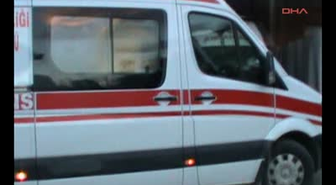 Halk Otobüsü ile Tarım İşçilerini Taşıyan Kamyonet Çarpıştı: 5 Yaralı