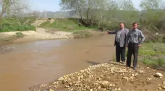 Alaşarlı Köylüleri Menderes Nehrine Köprü İstiyor