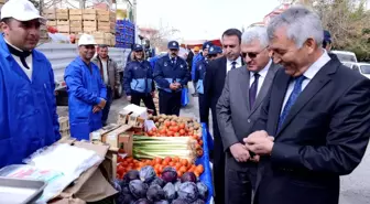 Belediye Çalışanı Manav Oldu