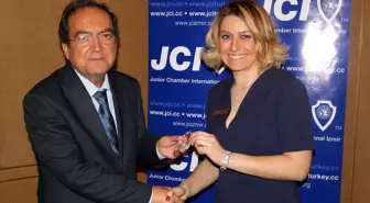 İzmir 3 Bini Aşkın Genç Girişimciyi Bekliyor