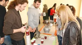 Kantinleri Kapanan Üniversitelilerden Çaylı Protesto