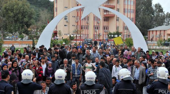 Antalya'da 2b Eyleminde Arbede Çıktı (3)