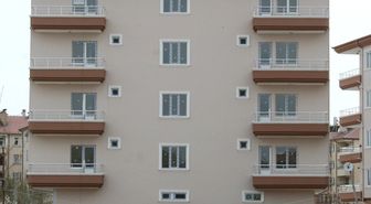 Şiddetli Rüzgar Evin Çatısını Uçurdu, Ağaçları Devirdi
