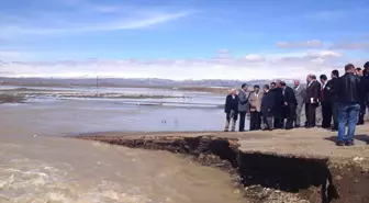 Karasu Nehri Yatağına Sığmıyor