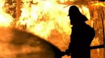 Antalya'da Depo Yangını