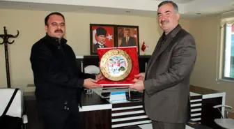 Başkan Turanlı'dan İşadamlarına Plaket