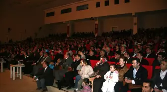 Üniversitede 'Sağlık Olsun' Tiyatro Oyunu