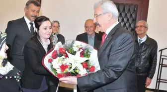 Huzurevi Sakinleri Vali Cerrah'ı Ziyaret Etti