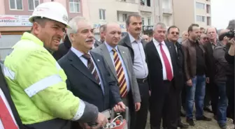 Pazaryeri Kompleksi'nde Zemin Betonu Atıldı