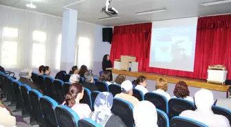 Toplum Sağlığı Merkezince Vatandaşa Yaşlılarda Sağlıklı Beslenme Semineri Verildi