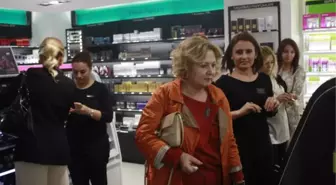 Tülin Şahin Sephora Adana Mağazası'nda Hayranlarıyla Buluştu