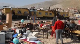 Elbistan'da Okul Yandı