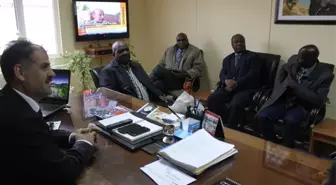 Mali Heyetinden Müdür Kına'ya Ziyaret