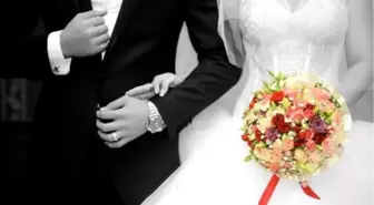 Üniversite Öğrencileri Evliliğe Sıcak Bakıyor