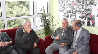 CHP'den Huzurevine Ziyaret