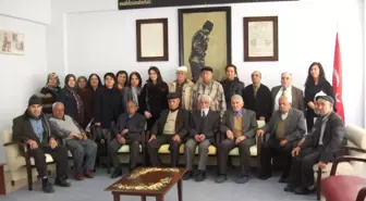 MHP'li Kadınlar Huzurevini Ziyaret Etti