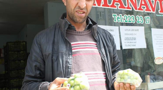 (Özel Haber) Siirt'te Erik Gramla Satılıyor