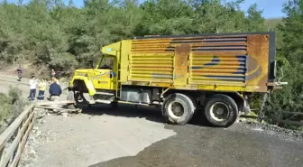 Kazada Kamyonun Açılan Kapısından Düşen Sürücü Öldü