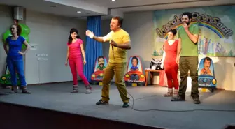 Söke Belediyesi'nden Öğrencilere Tiyatro Hediyesi