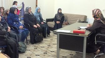 Tatvan 'Da 'Peygamber Örnekliğinde Aile ve Çocuk' Semineri Düzenlendi