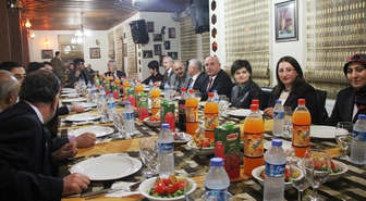 Garnizon Komutanı Karataş ve Defterdar Mutluay'a Veda Yemeği