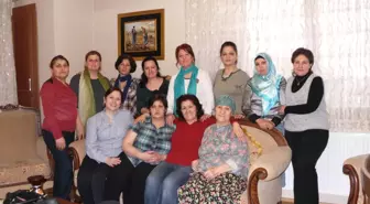 Devrek CHP Kadın Kollarından Hemşerilerine Sürpriz Ev Ziyaretleri