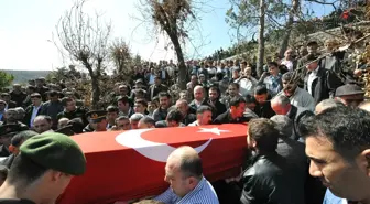 Hakkari'de Hayatanı Kaybeden Asker Toprağa Verildi