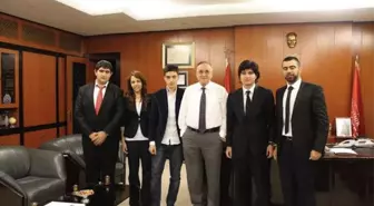 Hkü Öğrencilerinden Resmi Kurumlara Çıkarma